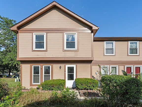 2nd image of 20 Fernwood Dr Unit 20R