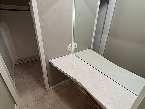 4th image of 1241 Evergreen Dr #1241