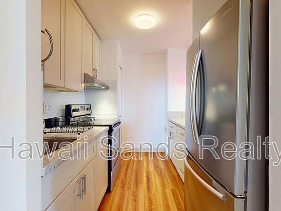 4th image of 2442 Kuhio Ave APT 702