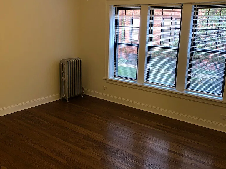 1 Br Living Room