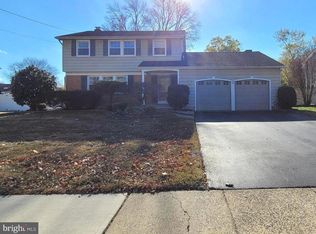 104 Lamp Post Ln, Cherry Hill, NJ 08003