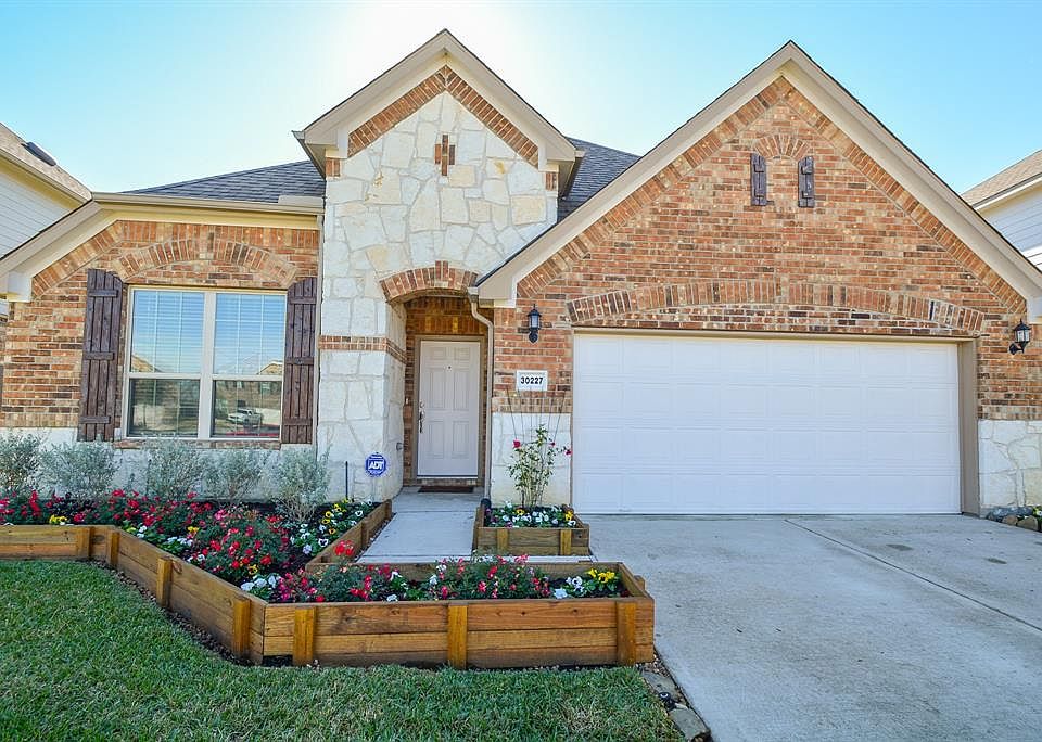 1st image of 30227 Creekside Dr