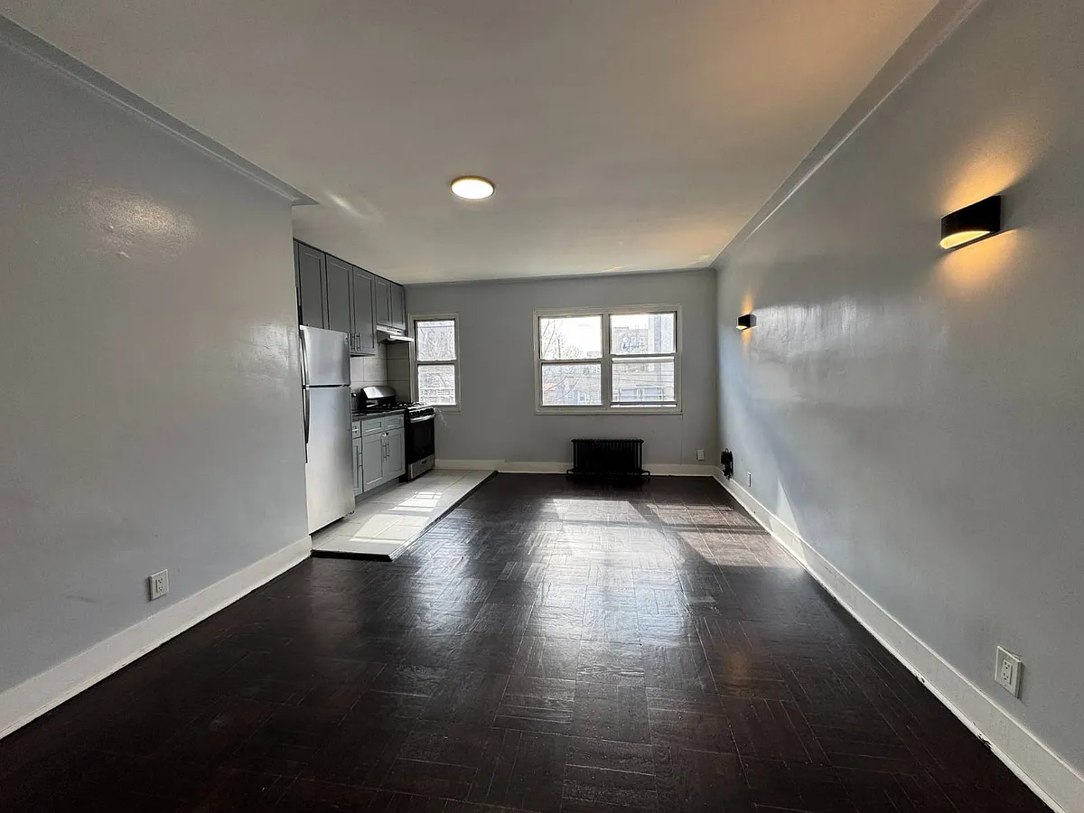 Building Photo - 1254 White Plains Rd