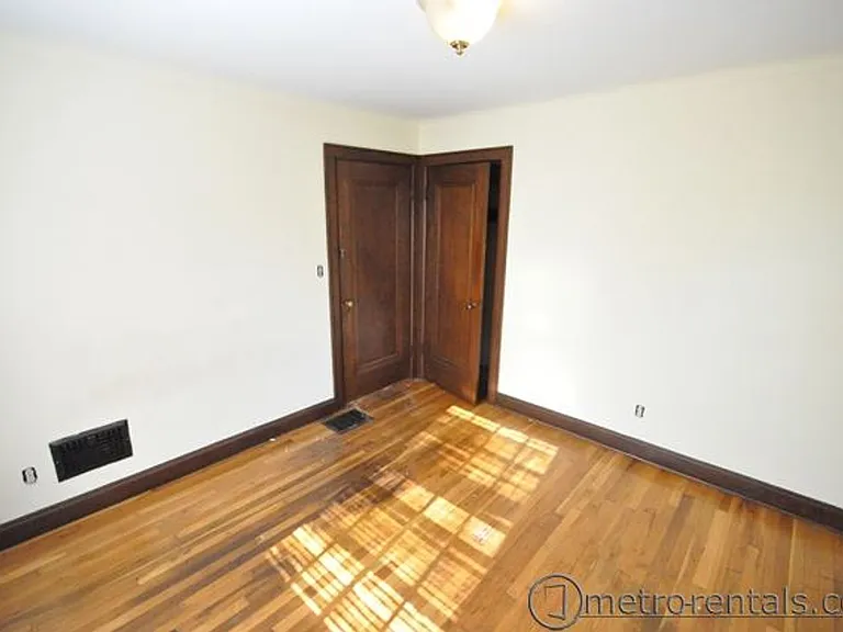 3201 Indianola Ave #A-B — Photo 12