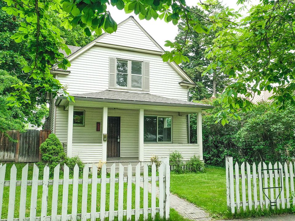 1st image of 385 4th Avenue East N #N