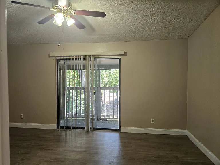 1910 W Sligh Ave #E103 — Photo 8