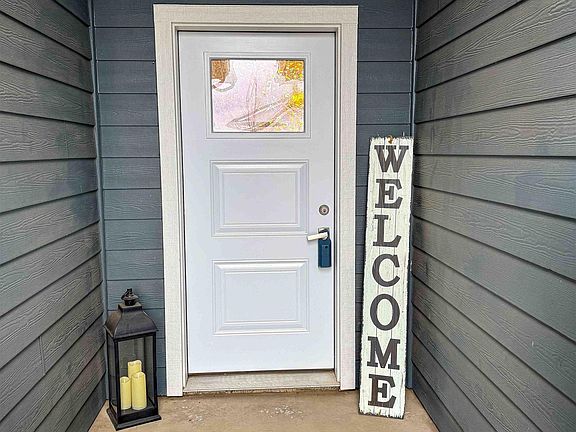 3rd image of 4405 E Leubecher Pl