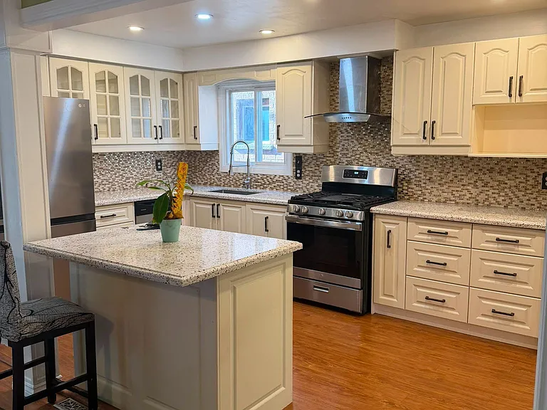 54 Harley Dr #MAIN 2ND FLR — Photo 6