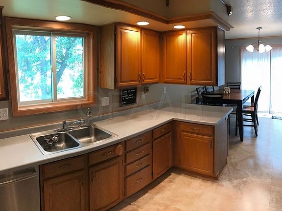 3rd image of 508 Crescent Dr