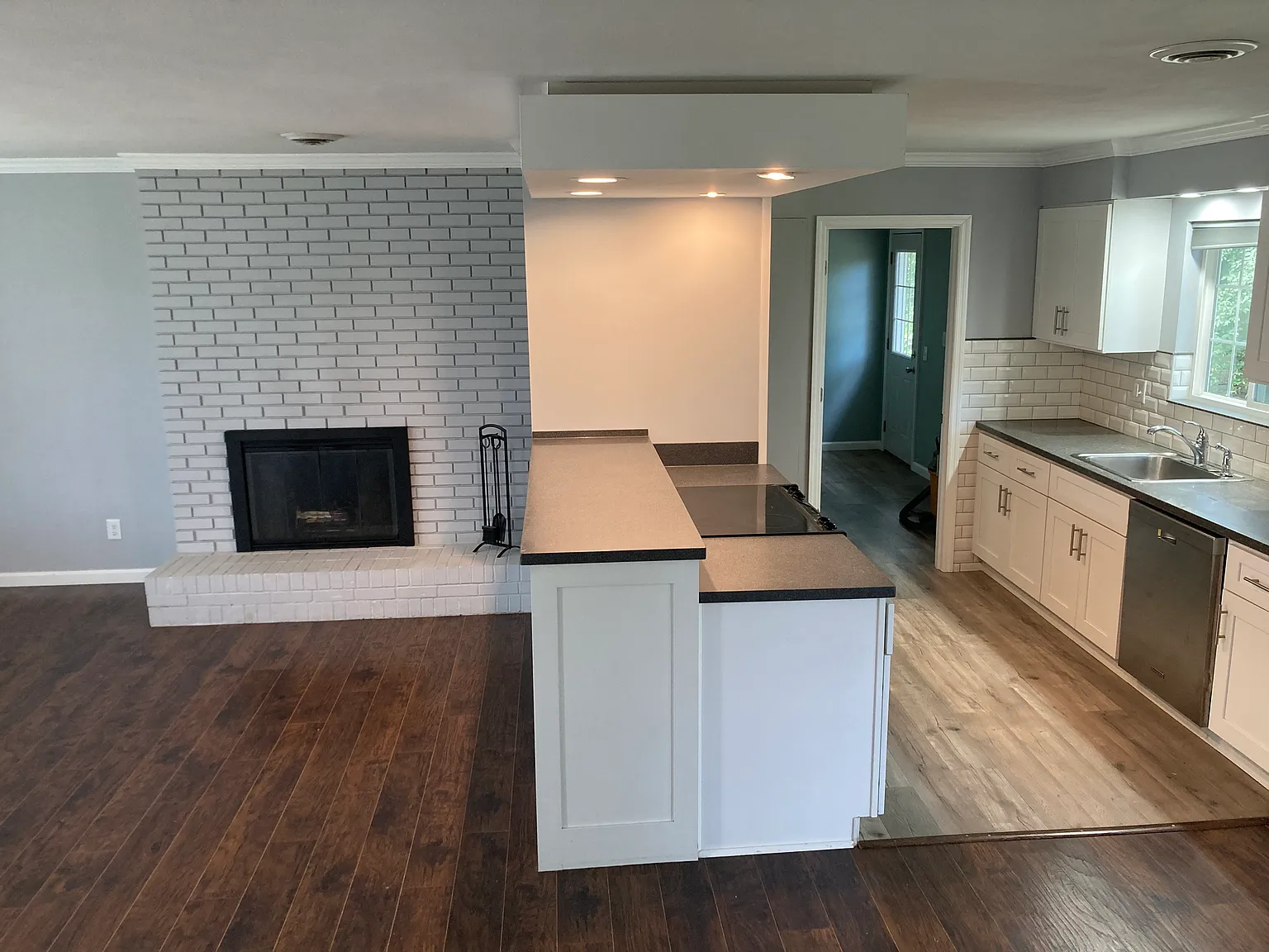 3 bed, 1200 sqft, $1,850 — Photo 1