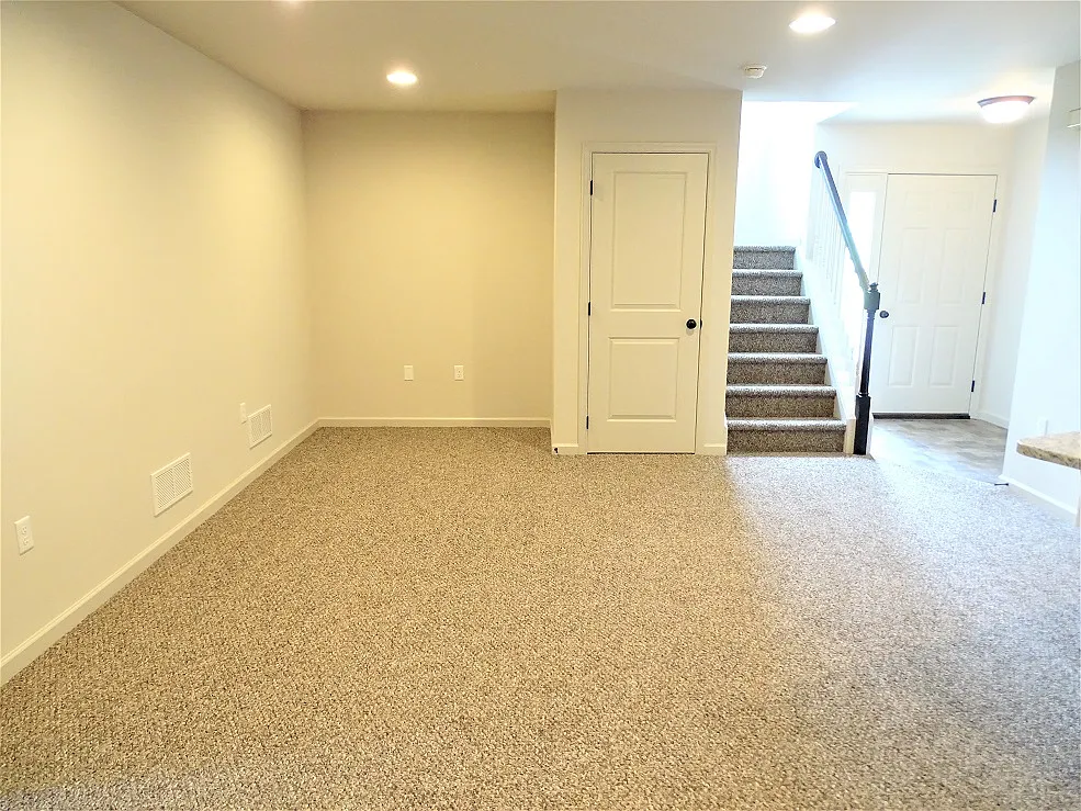 3 bed, 2.5 bath, 1461 sqft, $2,095 — Photo 3