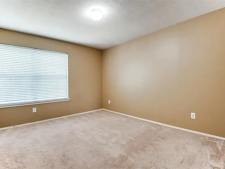 10418 Iris Lake Ct — Photo 15