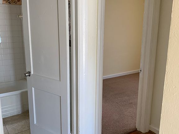 2nd image of 862 W 42nd St
