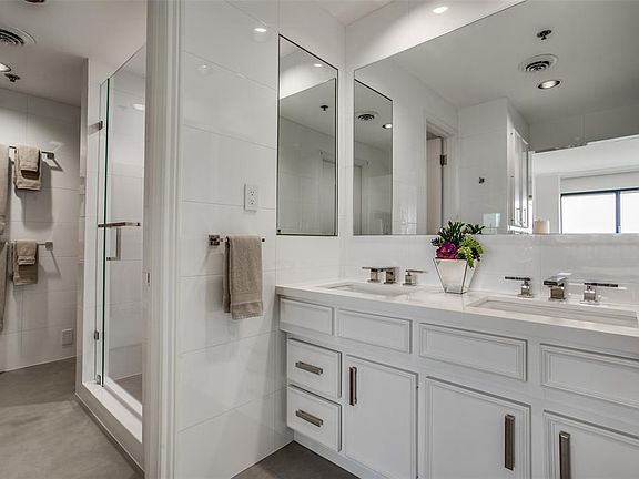 3rd image of 3831 Turtle Creek Blvd APT 8G