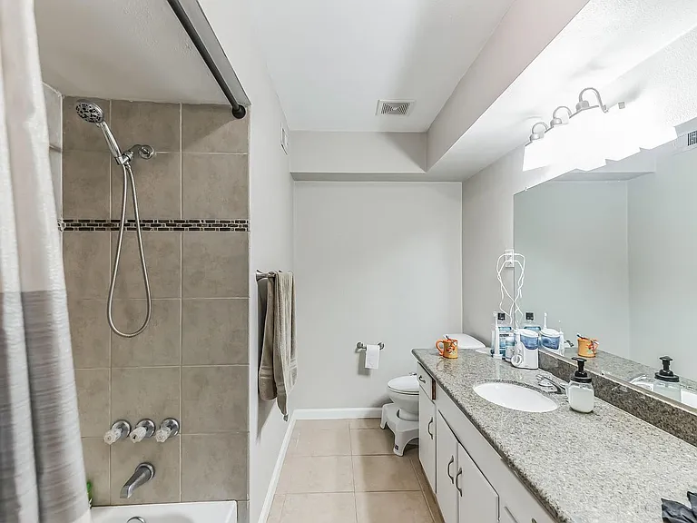 105 Water Dr — Photo 15