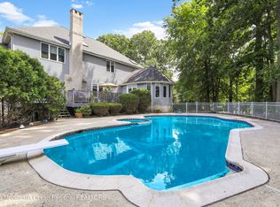 14 Autumn Ln, Freehold, NJ 07728