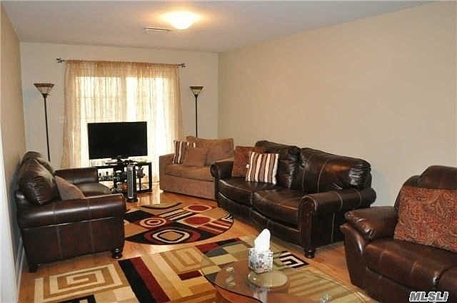 2nd image of 315 Park Cres