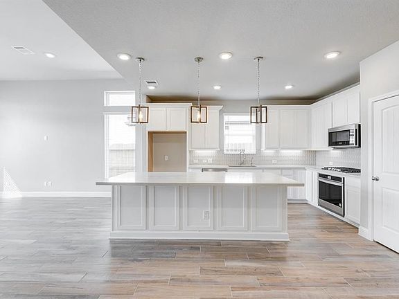 5th image of 10110 Native Grove Dr
