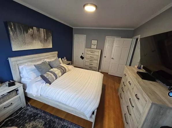 64-47 Austin Street image 8 of 12