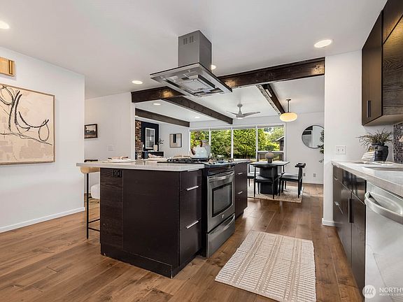 4th image of 5025 48th Avenue SW