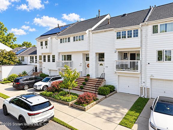 2nd image of 109 Hampton Grn