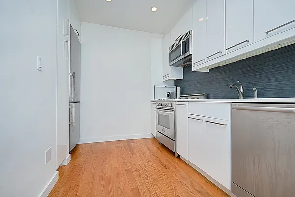 Sold by Compass | media 1