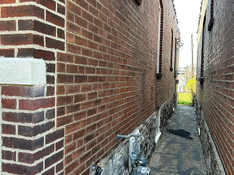 4890 Margaretta Ave — Photo 49
