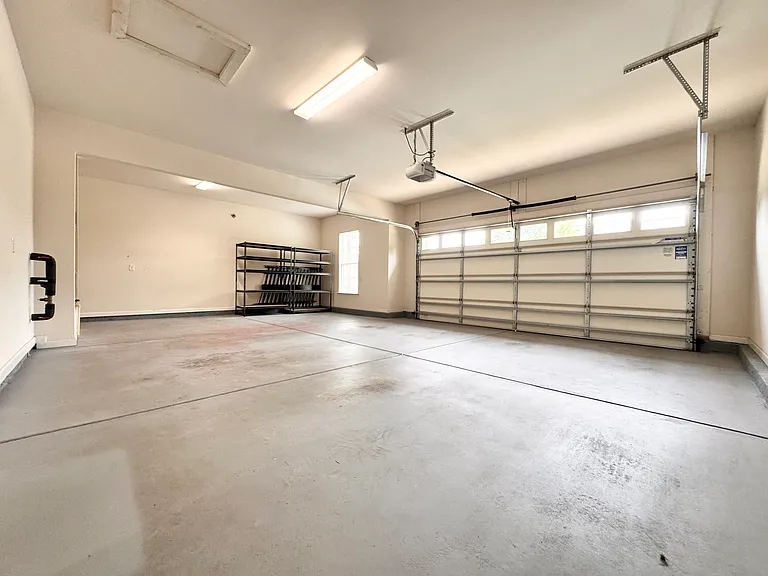 10428 Honeyfur Ct — Photo 32