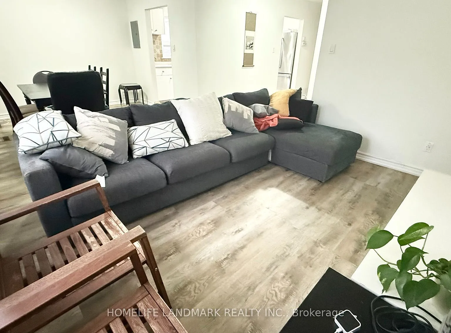 3 bed, $2,500 — Photo 2