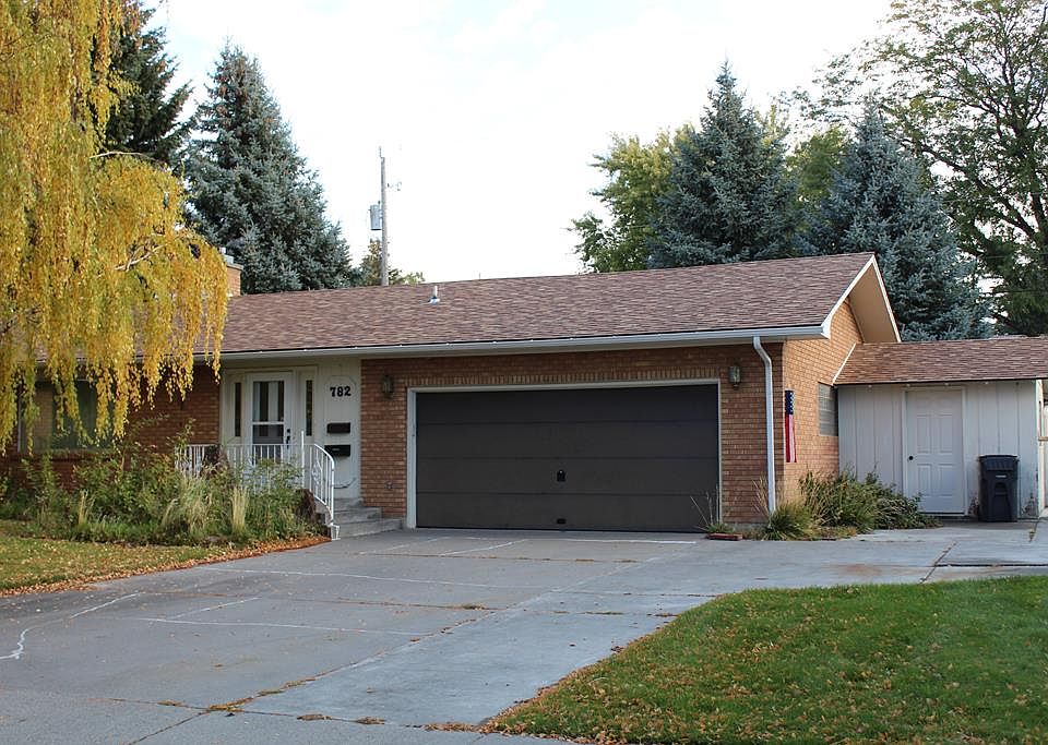 1st image of 782 Raymond Dr