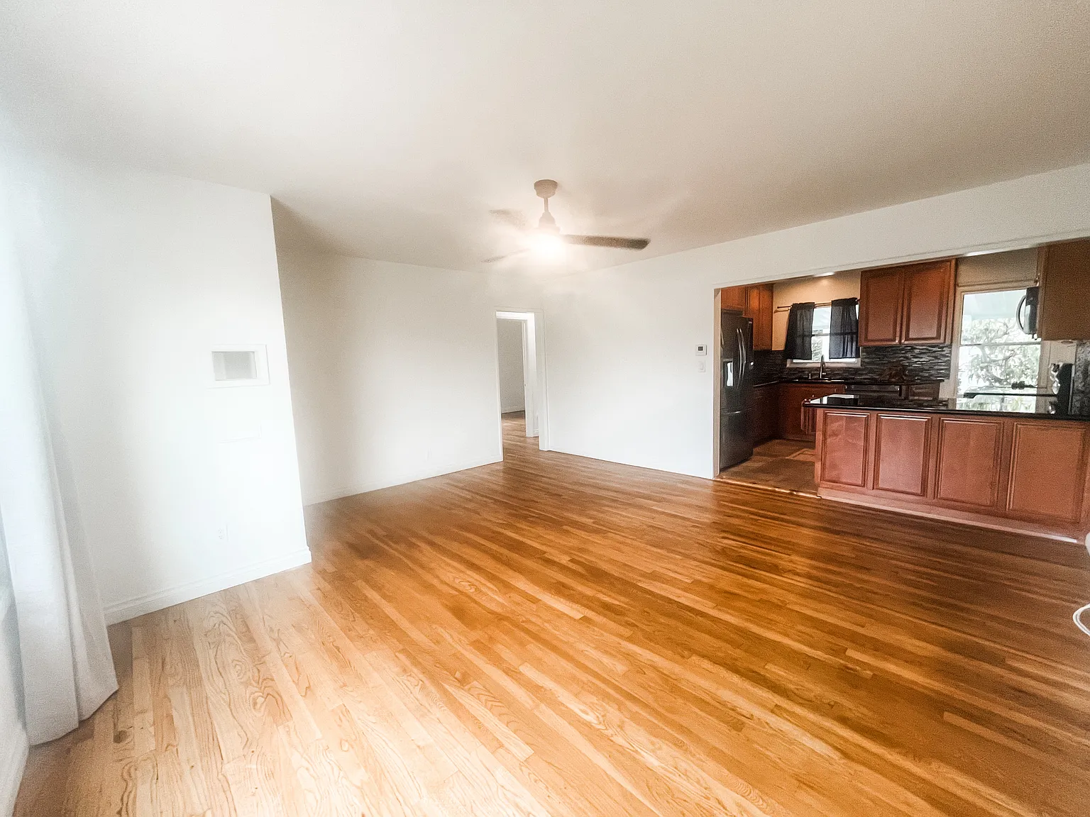 2 bed, 954 sqft, $3,450 — Photo 1