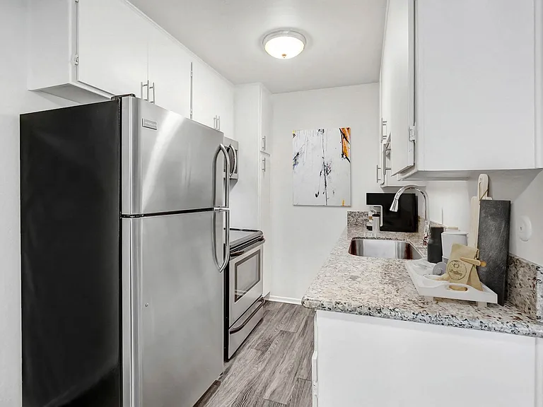 Gilmore Apartments - Van Nuys — Photo 56