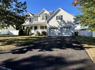 2824 Cherry Tree Way, New Windsor, NY 12553