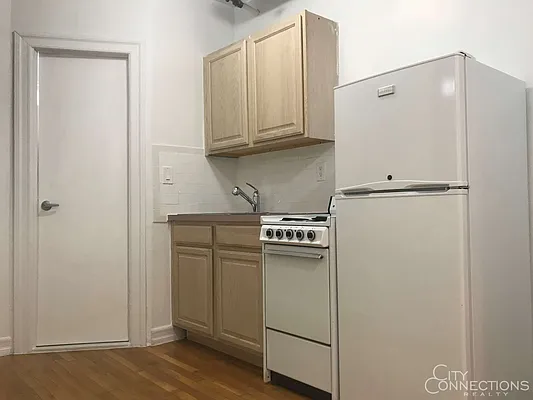 Rented by City Connections Realty | media 16