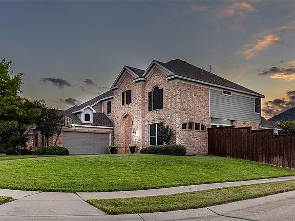 3rd image of 2702 Garrett Dr