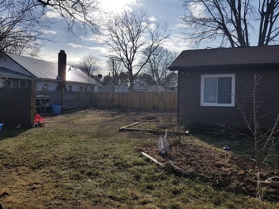 2nd image of 4355 Edgewater Dr