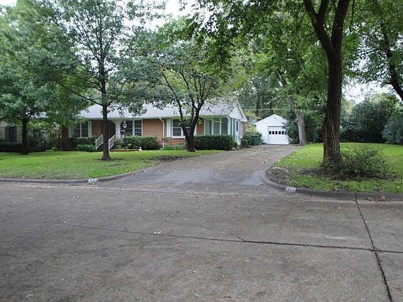 2nd image of 1609 Lakeside Dr