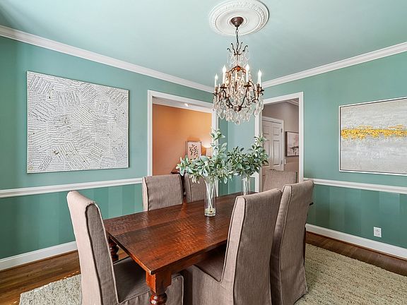 4th image of 621 Cherry Glen Cir