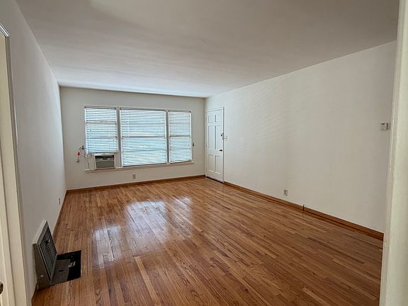 3rd image of 1136 N Verdugo Rd #1136