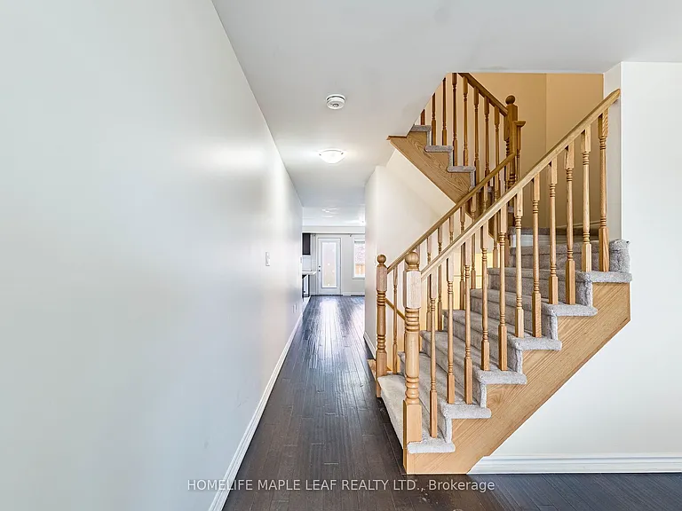 67 Benhurst Cres — Photo 13