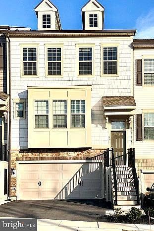 1st image of 18 Locks Farm Ln