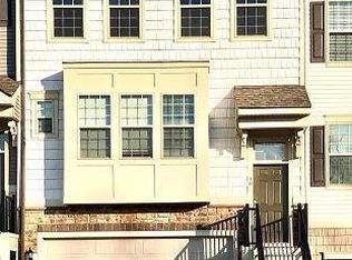 18 Locks Farm Ln, Downingtown, PA 19335