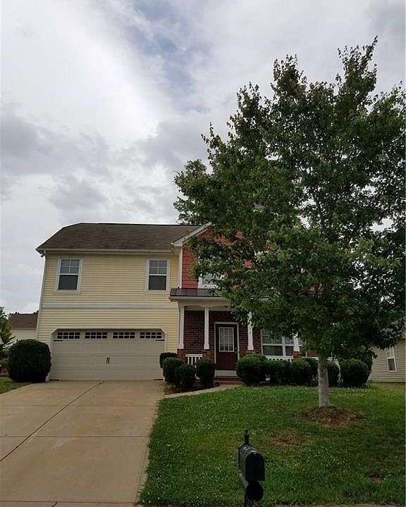 1st image of 136 Farm Springs Dr #145