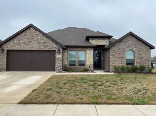 3719 Wayland Dr, Krum, TX 76249