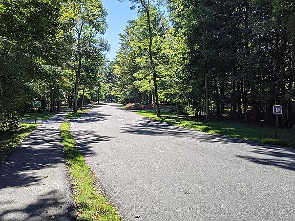 4th image of 20 Treetop Park