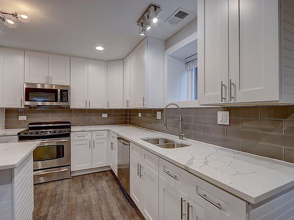 4th image of 4329 N Ashland Ave #G