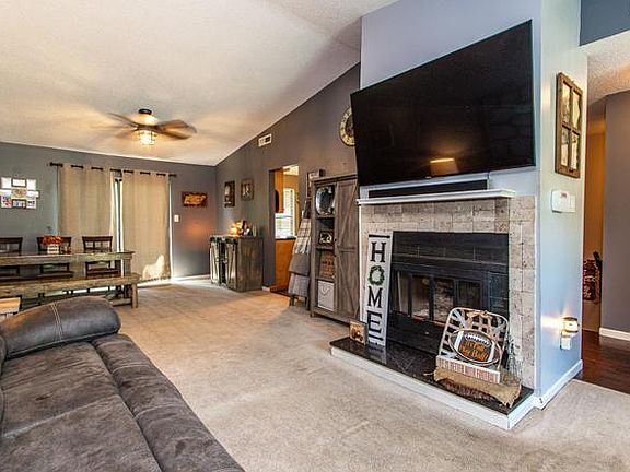 3rd image of 8400 Olde Colony Trl APT 52