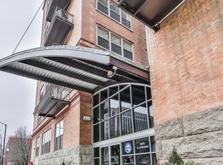 500 S Clinton St APT 210, Chicago, IL