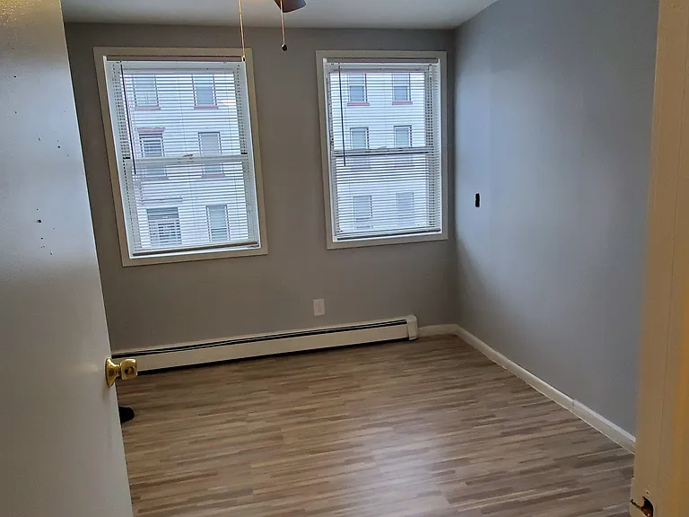 386-388 Main St #3 — Photo 6