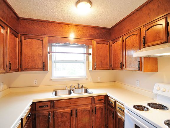 2nd image of 2979 Old Highway 431 #B